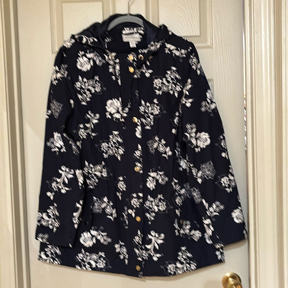 Charter Club Water Resistant,Navy and White Jacket